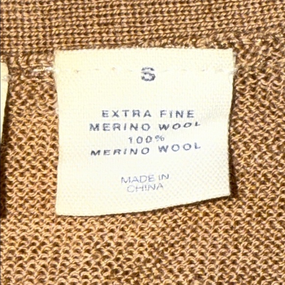 GAP Merino Wool Lightweight Button Up Cardigan Sweater SZ Small - Picture 9 of 9